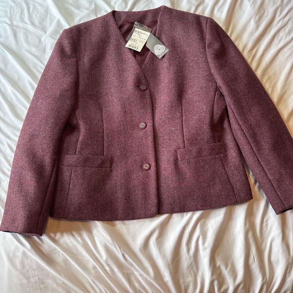 Dunedin New Pure Wool Elegant Burgundy Blazer Made in Great Britain